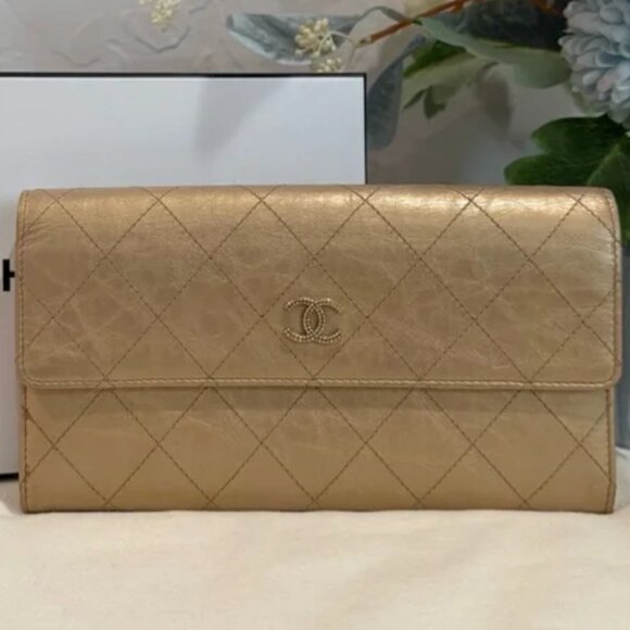 CHANEL Quilted Crumpled Calf Leather Long Wallet Crossbody Gold with Pink EUC - Picture 1 of 15